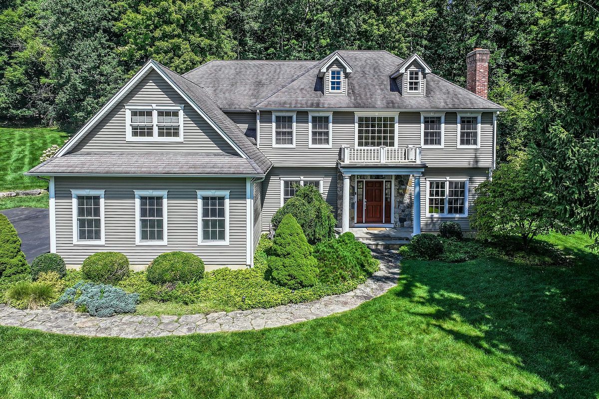 45 State Route 39 New Fairfield CT 06812 -- 4 bed 3 bath colonial for sale, 4552 sqft on 2 acres
