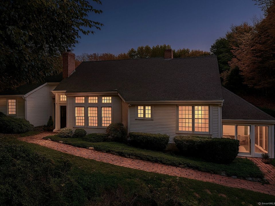 Home for sale in Newtown CT — buyer representation by Alex Capozzoli